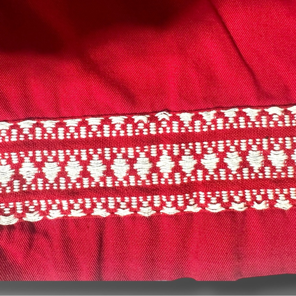 Set of 8 Red Embroidered Placemats 18x14 Holiday Christmas Table Decor Festive - Picture 5 of 7